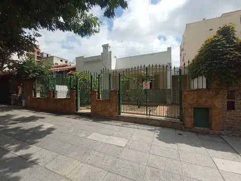 Excelente propiedad para dos familias
