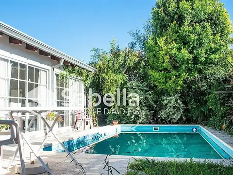 Venta de Casa 5 DORMITORIOS en Tolosa, La Plata.