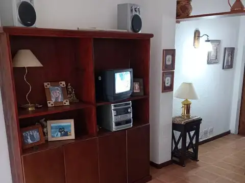 Casa 2 ambientes con 2 baños