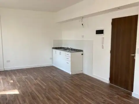 Departamento Monoambiente Al Frente con Balcon en Plaza Irlanda