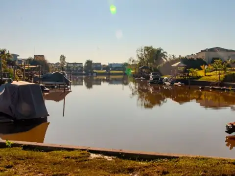 LOTE AL RÍO con Amarra Propia – Barrio SAN MARCO