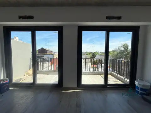 departamento 2 ambientes con balcon y terraza en flores