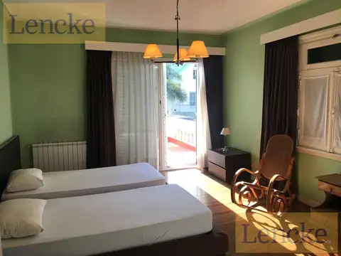 Casa 7 ambientes con 4 baños