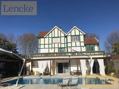 Lencke vende-extraordinaria casa inglesa reciclada a nuevo, gran lote de 2646 m2