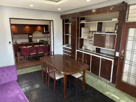 Casa  en venta con jardín  en San Justo