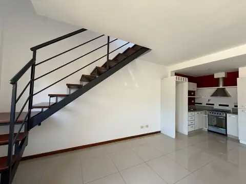 Depto Tipo Casa en Alquiler de 2 ambientes