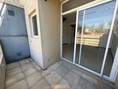 Depto Tipo Casa en Alquiler de 1 dormitorio