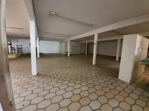 Local en Venta en Remedios De Escalada, USD 1.500.000