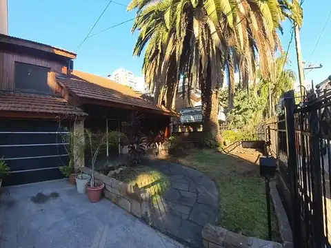 Venta Casa 3 Ambientes con Fondo Libre y Piscina