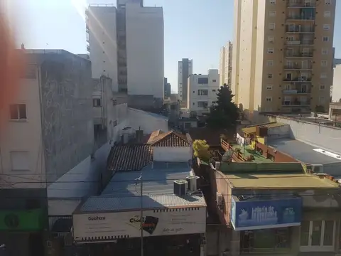Venta dpto 3 amb con balcon en San Martin centro