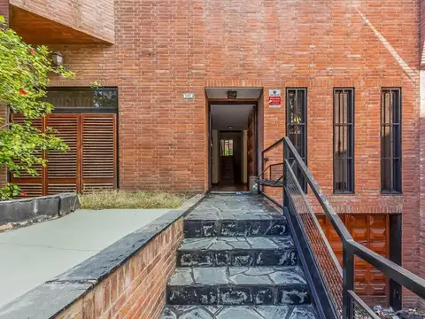 Casa 6 ambientes con 2 baños