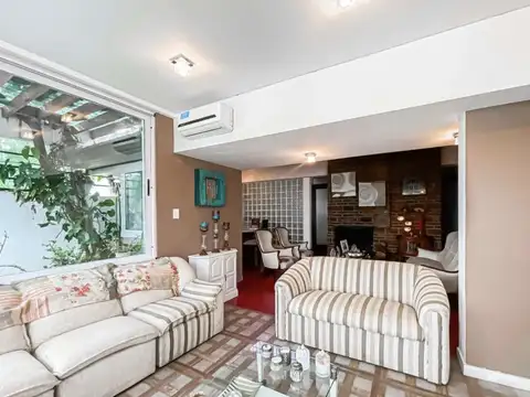 Casa y lote en venta en La Plata