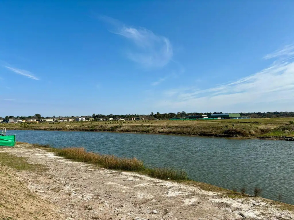 Barrio Riberas - Lote al agua