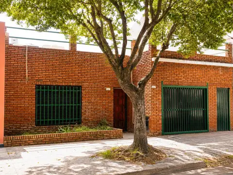 Venta casa 4 amb Jose L Suarez cochera fondo libre
