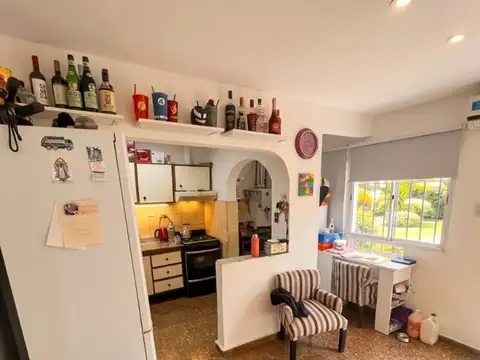 Casa 4 ambientes con 1 baño