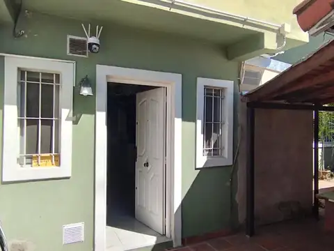 CASA EN MUY BUENA UBICACION