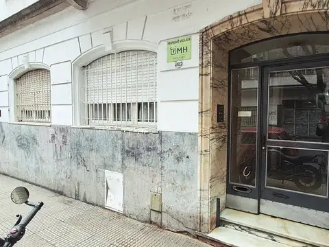 Sarmiento 4600, Piso 2