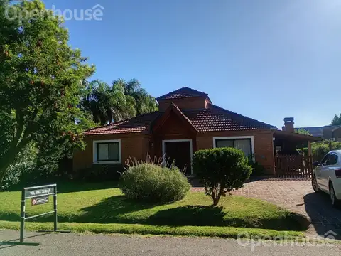 VENTA - 4 AMBIENTES - B° La Delfina - con dependencia de servicio
