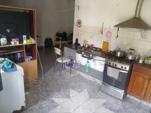 Casa 2 ambientes con 1 baño