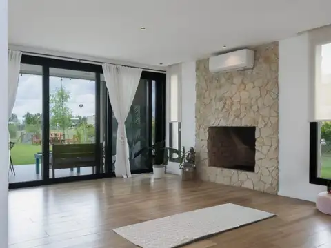 CASA EN VENTA 5 AMBIENTES EN TERRALAGOS