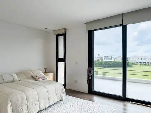 Los Robles 5900