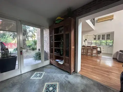 Casa 5 ambientes con 4 baños