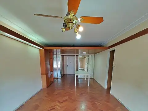 Paraguay 1024 , Piso 04