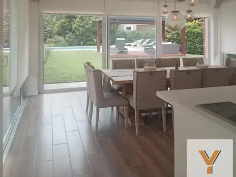 Casa 4 ambientes con 3 baños