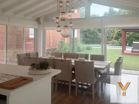 Casa en Venta con 1 cochera