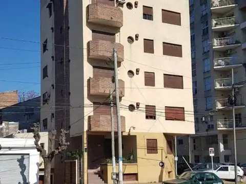 Domingo Faustino Sarmiento 900, Piso 1