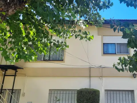 Muy buen departamento en primer piso !