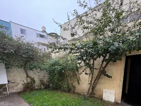 Depto Tipo Casa en Alquiler de 4 ambientes