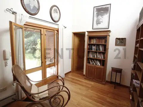 CASA EN VENTA EN GRAND BELL I - CITY BELL DE TRES DORMITORIOS