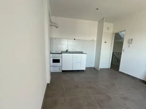 Moderno departamento de 2 ambientes sobre Av. Pte Peron