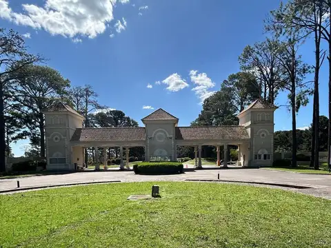 CASA 5 AMBIENTES VENTA,  BARRIO PRIVADO PINARES EXALTACIÓN DE LA CRUZ