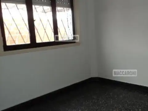 Casa en Alquiler con 1 cochera