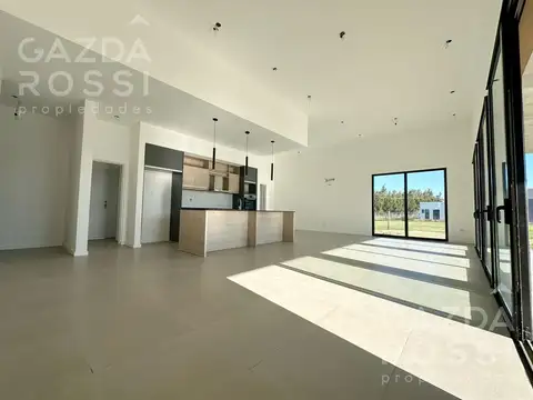 Casa 4 ambientes con 3 baños