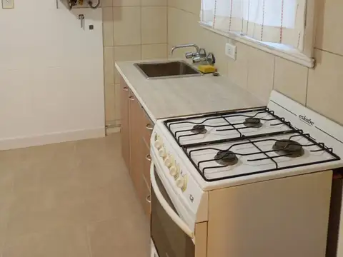 Depto Tipo Casa en Alquiler en Los Pinares, $ 500.000