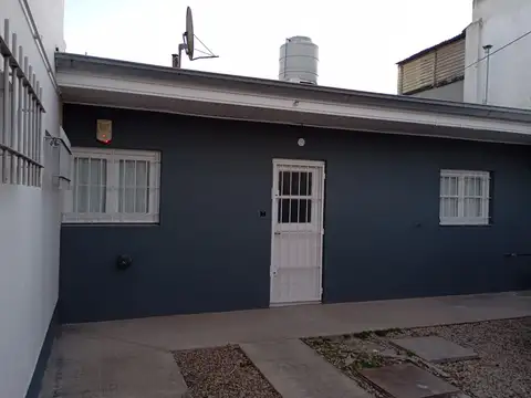 Depto Tipo Casa en Alquiler de 2 ambientes