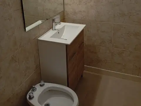 Depto Tipo Casa en Alquiler con 1 cocheras