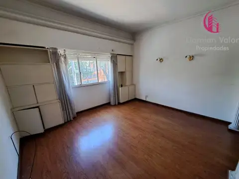 VENTA PH 3 AMBIENTES CON DEPENDENCIA, 1° PISO POR ESCALERA