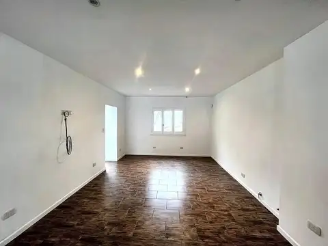 Depto Tipo Casa en Alquiler en Castelar Sur, $ 1.400.000