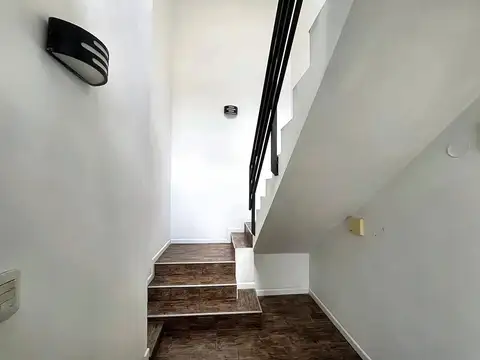 Depto Tipo Casa en Alquiler de 3 ambientes