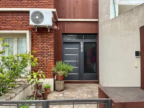 Depto Tipo Casa en Alquiler de 3 ambientes