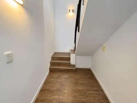 Depto Tipo Casa en Alquiler de 2 dormitorios