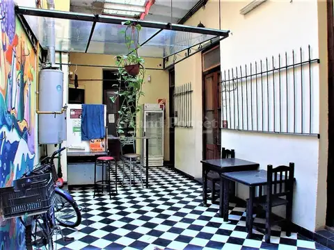 Edificio en Block con Local Comercial