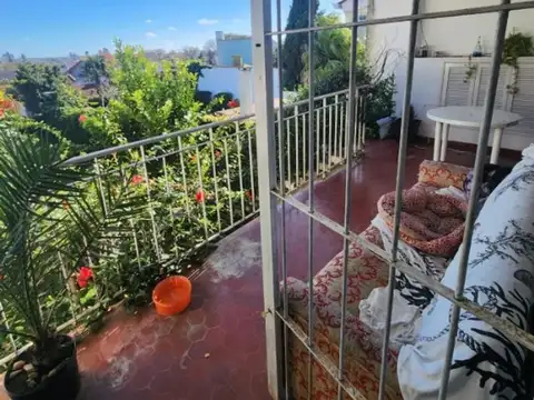 Casa en Venta con 5 cocheras