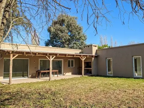 Casa en Alquiler de 3 dormitorios