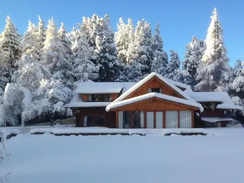 Casa 6 ambientes con 3 baños