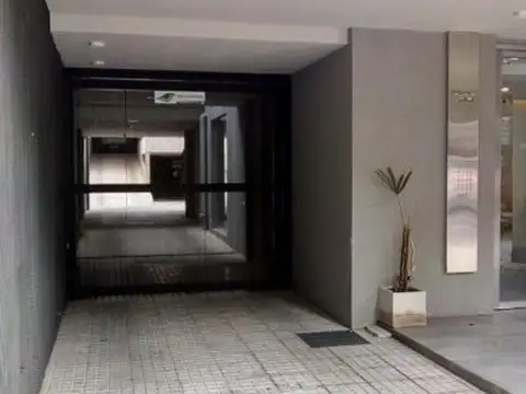 CORDOBA Y AV. FRANCIA  - COCHERA - PLANTA BAJA